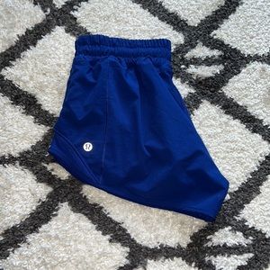lululemon hotty hot high rise 2.5 shorts